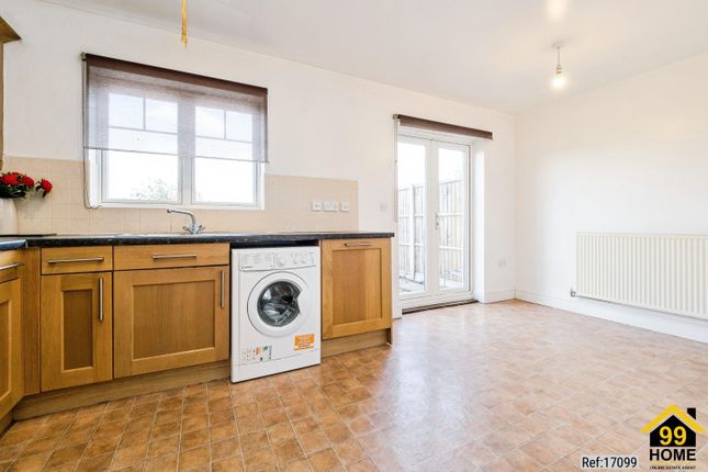 16, North Weald Close, Hornchurch photo 4