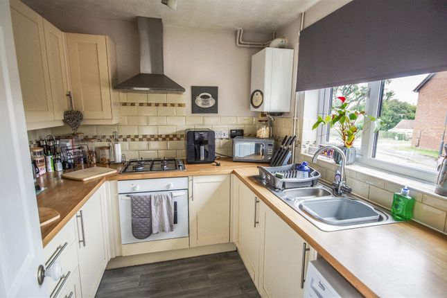 24, Shutehay Drive, Dursley photo 3