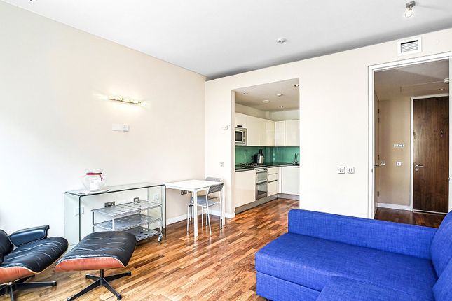 Thumbnail Flat to rent in Shaftesbury Avenue, London