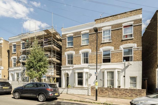 Thumbnail Flat for sale in Essex Road, London