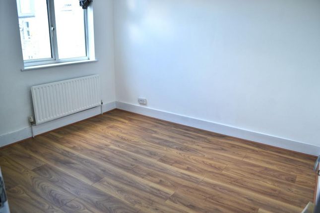 63, Haydons Road, London photo 5