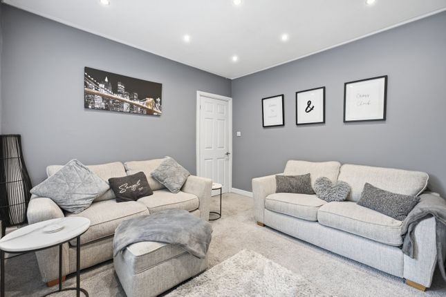 2, Windsor Grove, Stockport photo 4