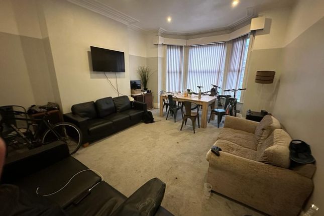 Delph Lane Woodhouse, Leeds photo 5