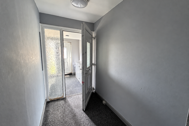 Flat 5, 17 Highfield Place, Pontefract photo 2
