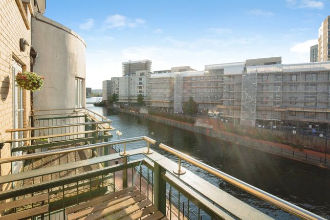 2-bed flat on Adventurers Quay, Cardiff Bay, £160,000