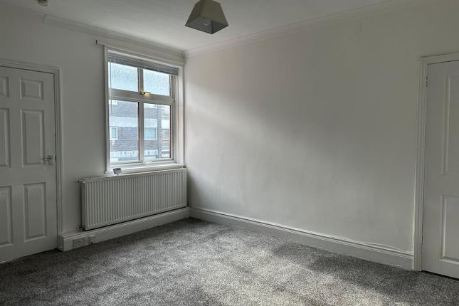71, Moorhead, Newcastle upon tyne photo 4