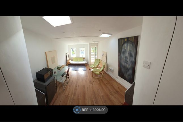 East Hill, Wembley Park, Greater London photo 2
