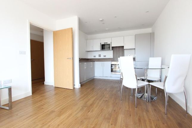 Flat 55, Connaught Heights, 2 Agnes George Walk, London photo 4