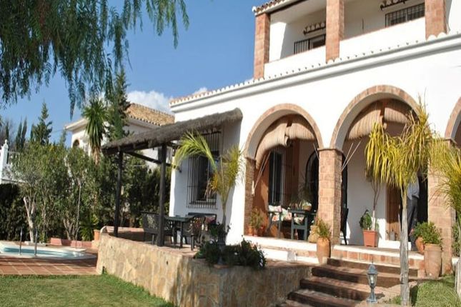Thumbnail Villa for sale in Sierrezuela, Malaga, Spain Costa Del Sol