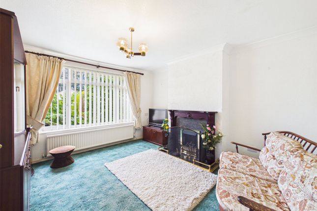 27, Woolstrop Way, Gloucester photo 3