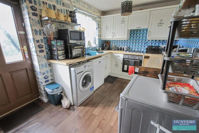 20, Bierley House Avenue, Bradford photo 2