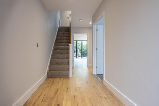 St. Hildas Mews, Chalkwell photo 3