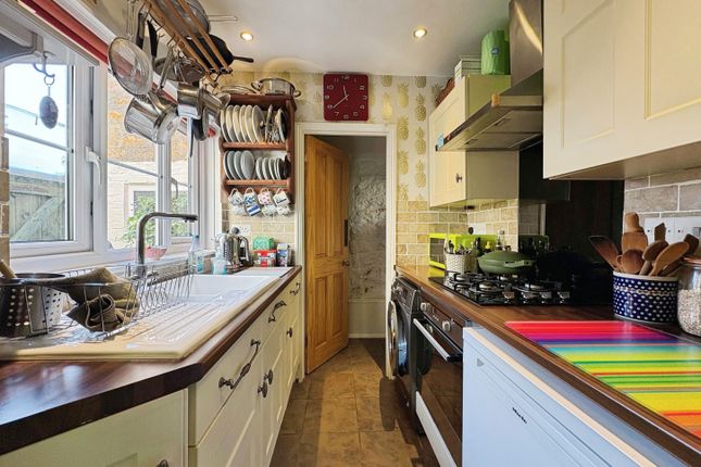 5, Goulds Brook Terrace, Crewkerne photo 2