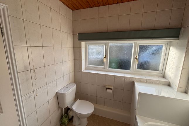 Bathroom (4)