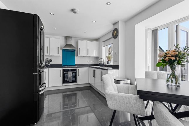 18, Craighall Bank, Kilmarnock photo 4