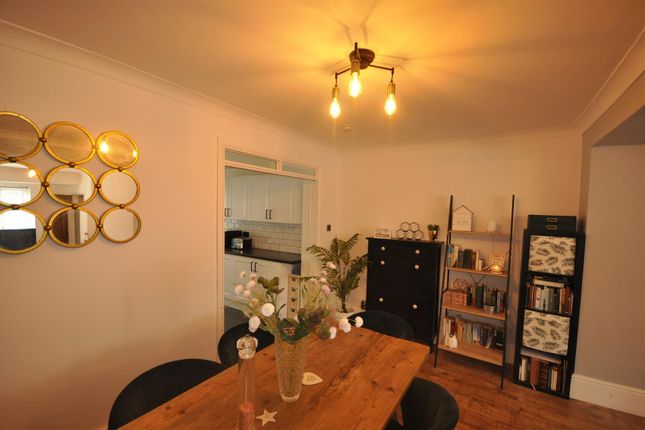 91, Third Avenue, Dagenham photo 4