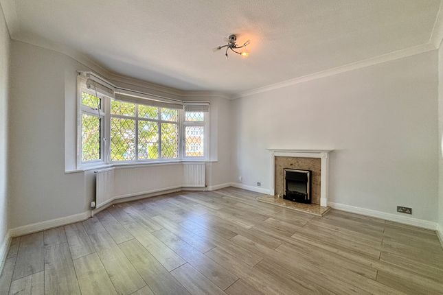 13, Croydon photo 4