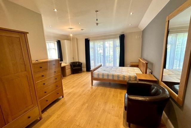 Thumbnail Room to rent in Park Avenue North, Willesden