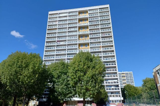 3-bed flat on Sleaford House, Fern Street, London, £120,000
