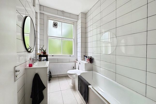 Room 3 (Second Floor), 15, Moorland Road, London photo 3