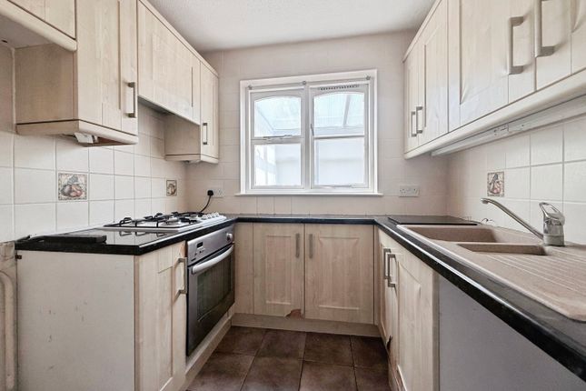 28, Manor Drive, Leicester photo 2