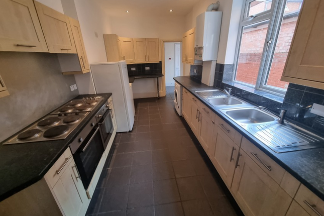 Terraced house to rent in Oxford Street, Leamington Spa