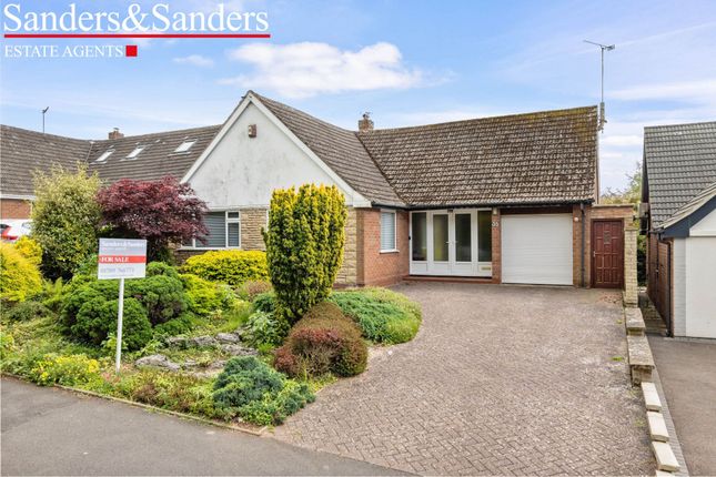 Thumbnail Bungalow for sale in Captains Hill, Alcester