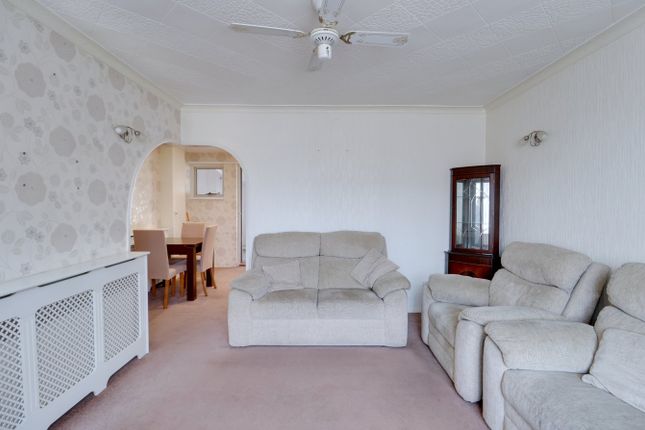 36, Fortin Close, South Ockendon photo 3
