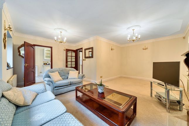 Dunsmore Close, Bushey photo 2