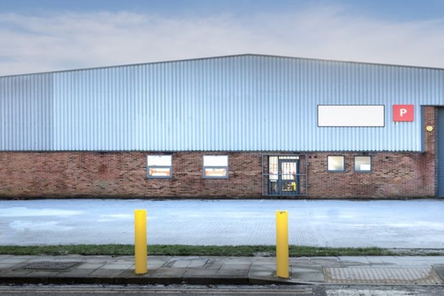 Industrial to let in Unit P Segro Park Greenford Central, Field Way, Greenford