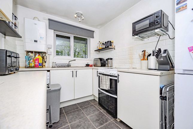 185, Waveney, Hemel Hempstead photo 3