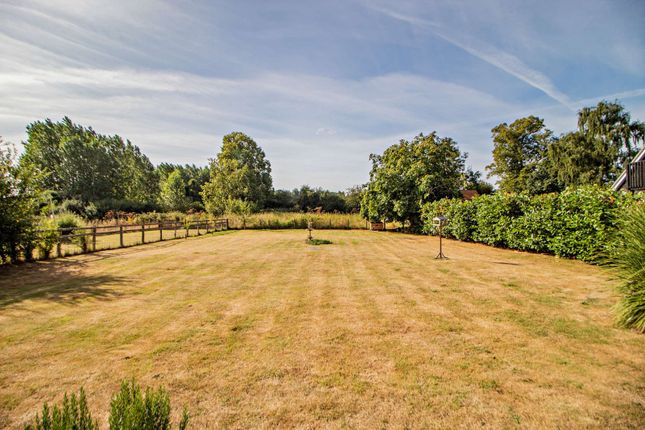 3, Lower Barn Farm Cottage, Dedham photo 2