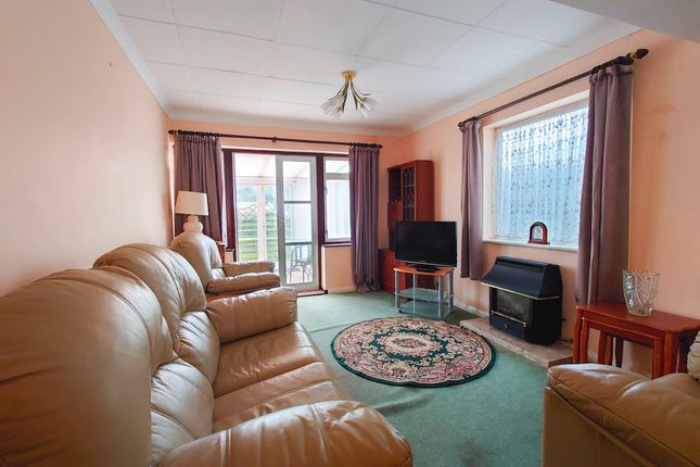 Flat for sale in Gibbon Road, Newhaven