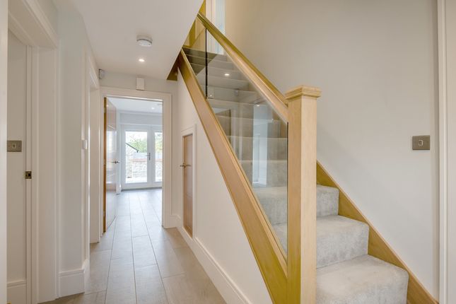 15, The Burltons, Wotton-under-edge photo 3