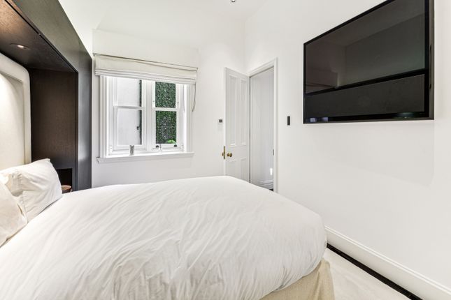 Terraced house to rent in Pont Street, Knightsbridge