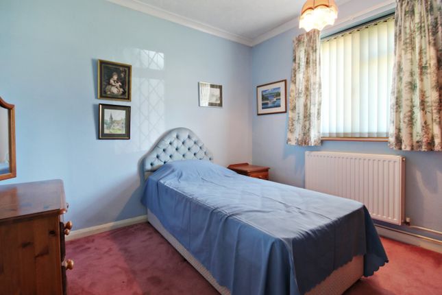 21, Fairlawn Crescent, East Grinstead photo 4