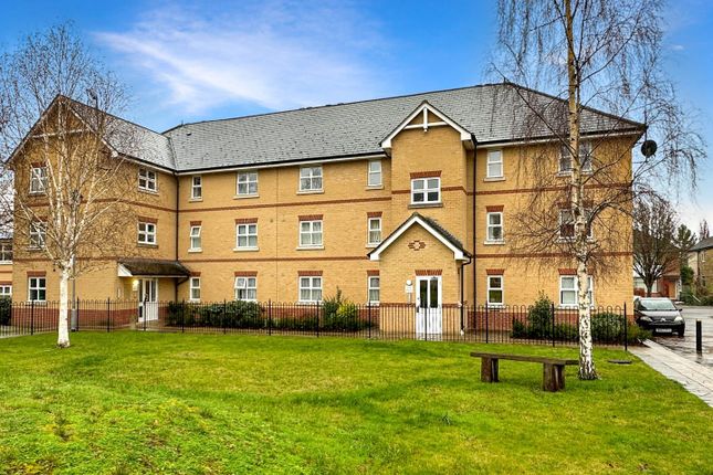 Thumbnail Flat for sale in Cromwell Road, Cambridge