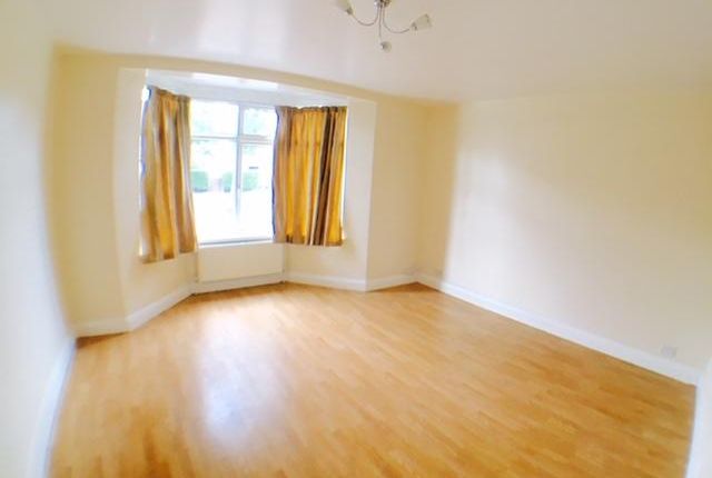 Room To Rent In Lynton Road West Acton W3 Zoopla