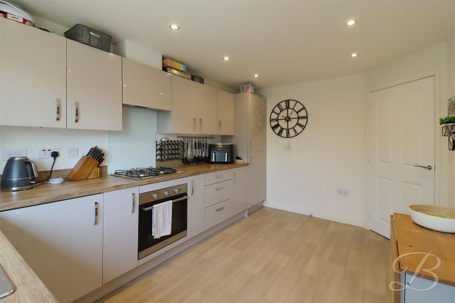 3, Portland Drive, Worksop photo 4