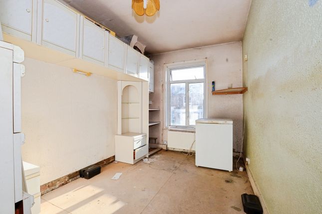 20, Capel Road, Watford photo 3