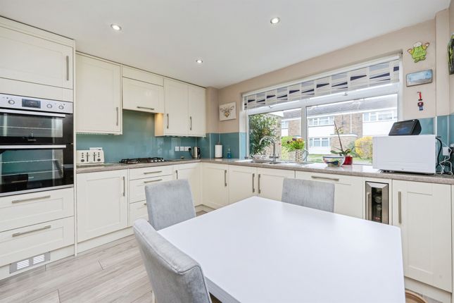 10, Barley Close, Aylesbury photo 3