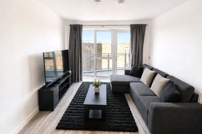 SNG SO - Flat 29, Agate Heights 98B,, Burnt Oak Broadway, Edgware photo 3