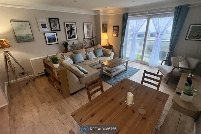 3-bed flat on Victory Court Boscombe Spa Road, Bournemouth, £1,900/mo