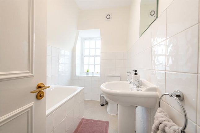 Terraced house to rent in Catherine Place, Westminster, London