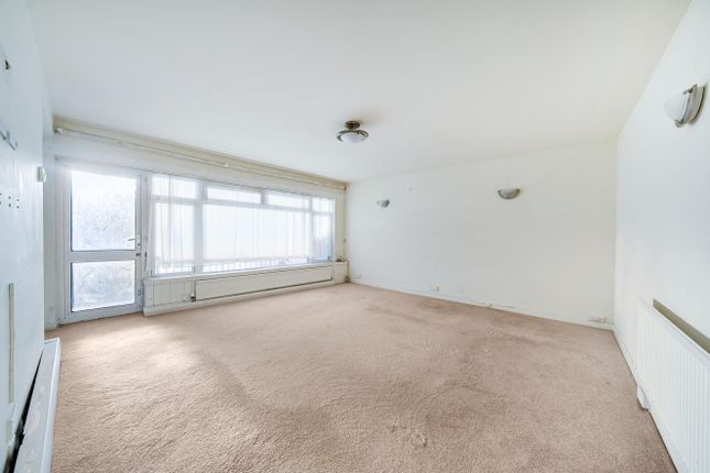 27 Dene Court, Dene Gardens, Stanmore photo 3