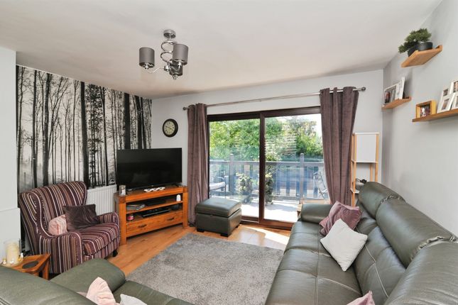 17, Ravine Close, Hastings photo 4