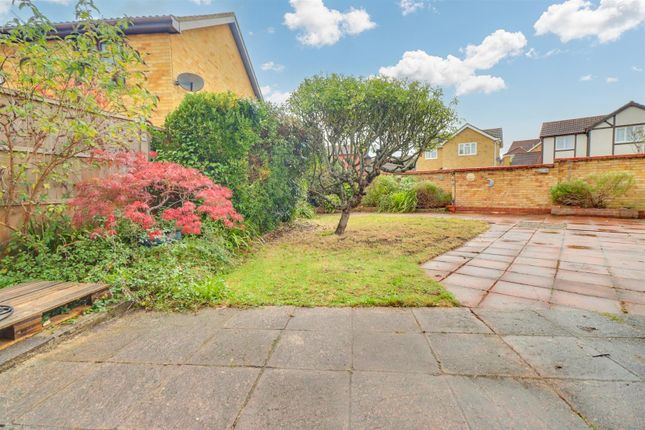 16, Fambridge Drive, Wickford photo 3