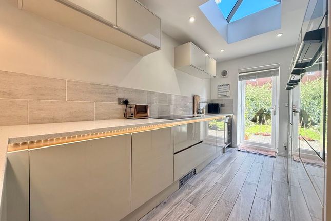 8, Clay Gardens, Woburn Sands photo 2