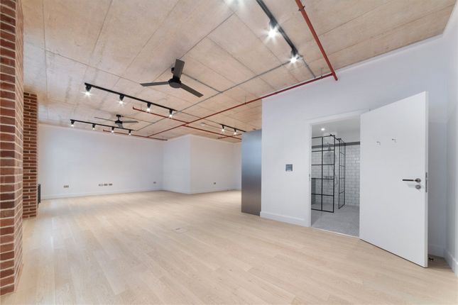 Studio to rent in Harbord Square, London