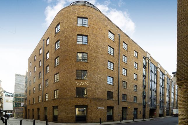 Office to let in Curlew Street, London